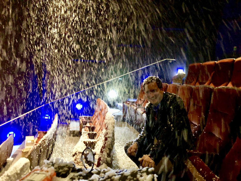 Snow and screen tests in the Revolutionary War 4D Theater